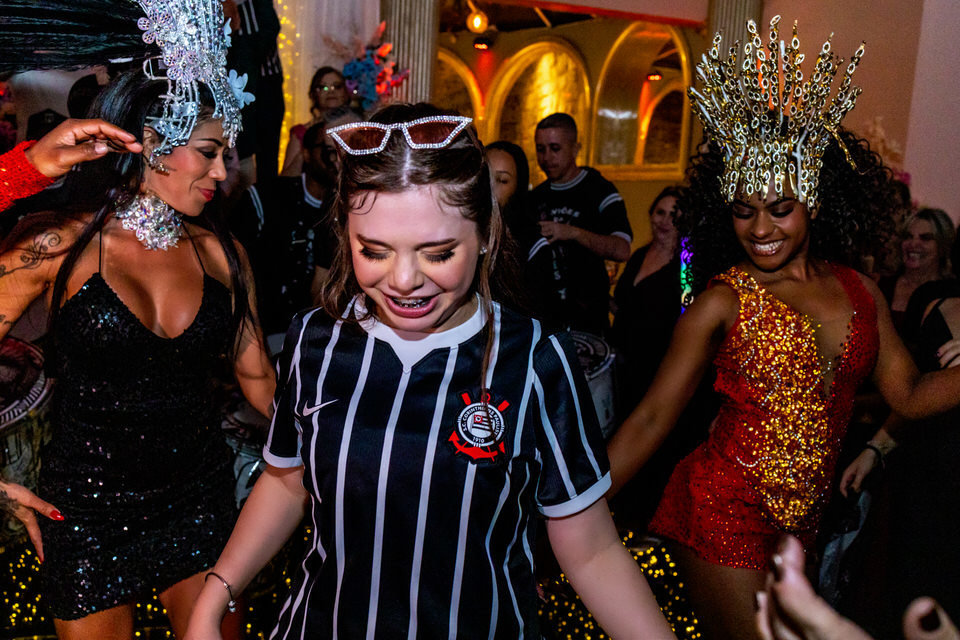 Festa de 15 anos no Buffet Família Gioielli com o fotógrafo de debutante no Jardim Anália Franco, especialista como fotógrafo de festa de 15 anos em São Paulo.