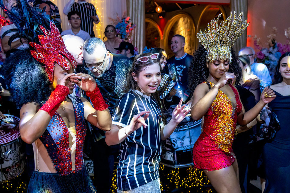 Festa de 15 anos no Buffet Família Gioielli com o fotógrafo de debutante no Jardim Anália Franco, especialista como fotógrafo de festa de 15 anos em São Paulo.