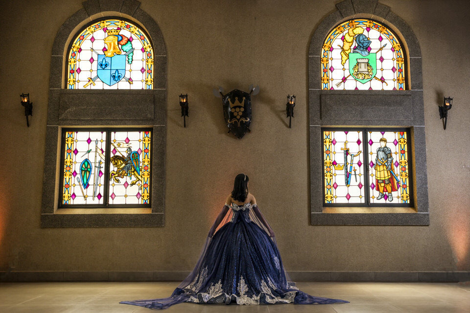 Ensaio fotográfico de debutante nos Castelo dos Vinhais, Fotografia profissional de ensaio de 15 anos, por fotógrafo de debutante em Vinhedo, SP.