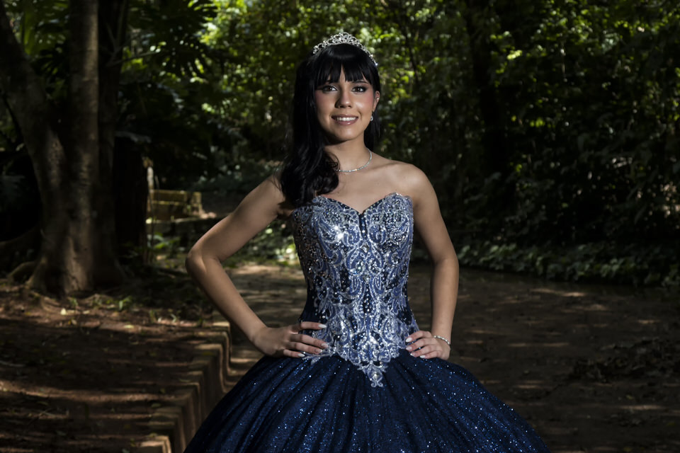 Ensaio fotográfico de debutante nos Castelo dos Vinhais, Fotografia profissional de ensaio de 15 anos, por fotógrafo de debutante em Vinhedo, SP.