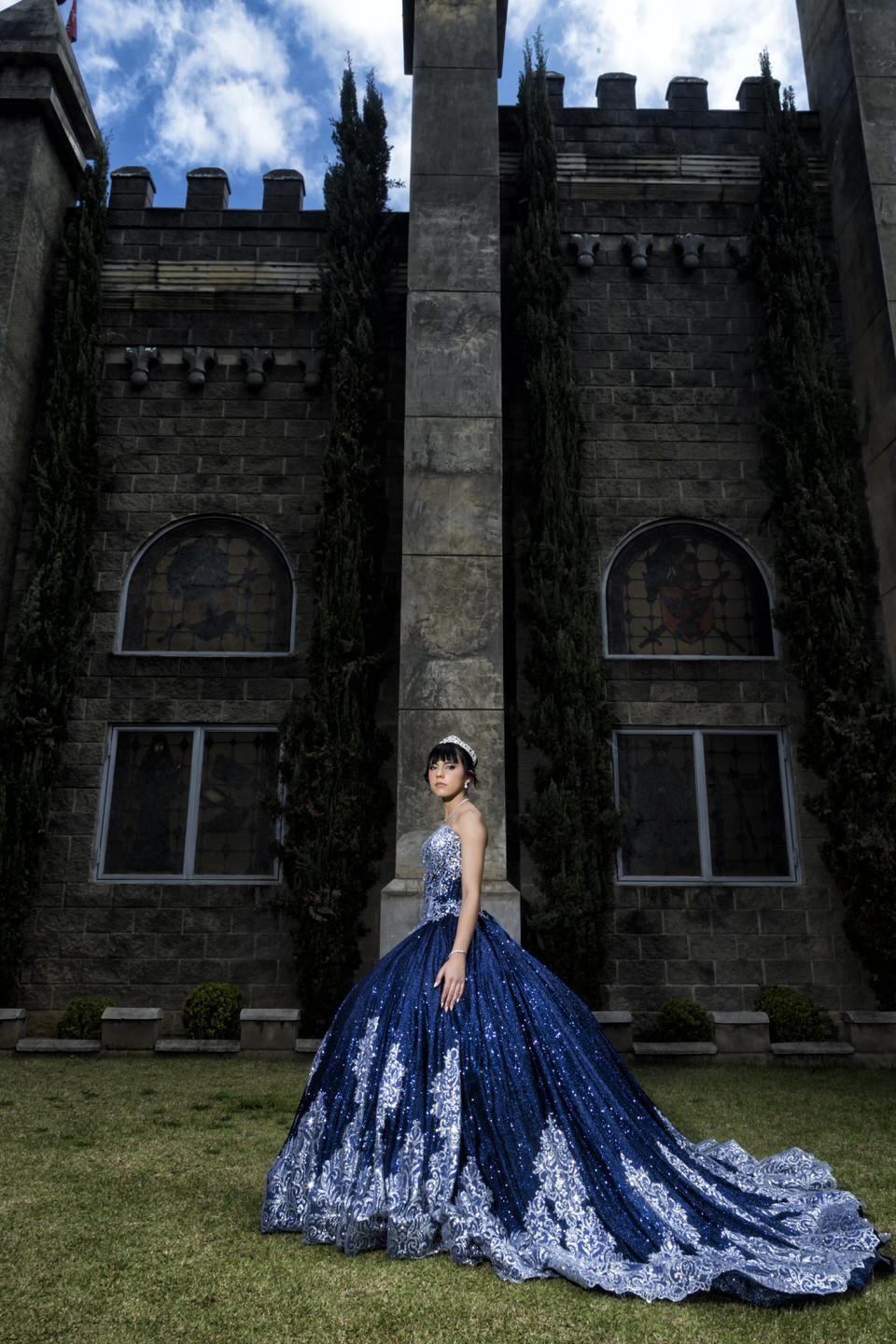 Ensaio fotográfico de debutante nos Castelo dos Vinhais, Fotografia profissional de ensaio de 15 anos, por fotógrafo de debutante em Vinhedo, SP.