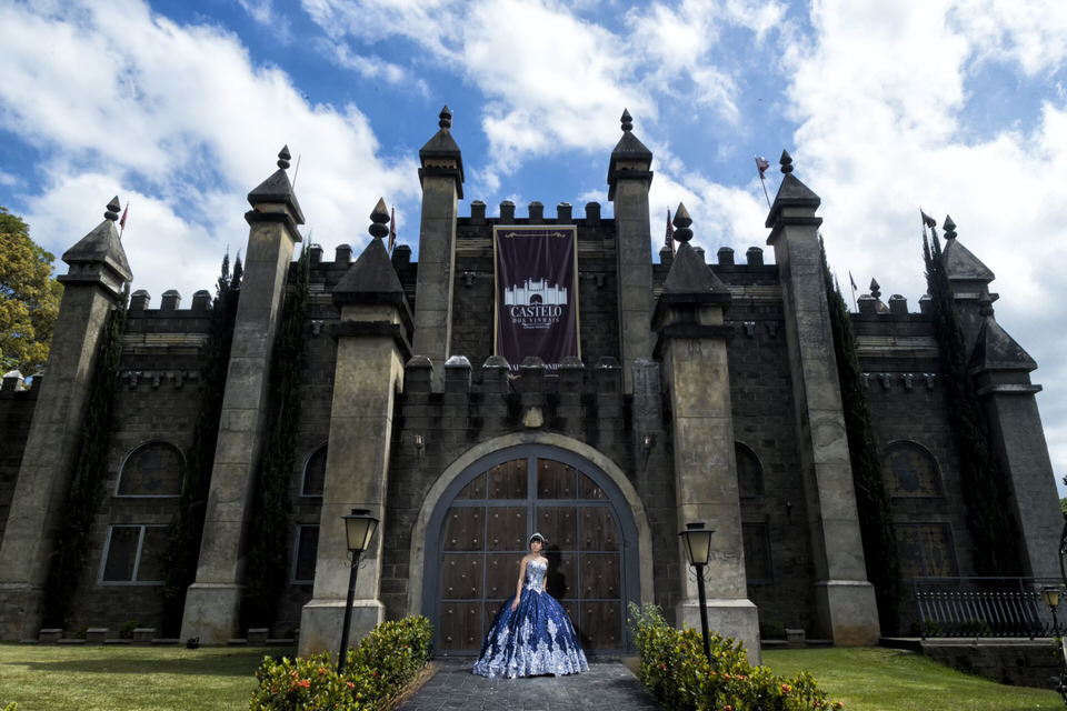 Ensaio fotográfico de debutante nos Castelo dos Vinhais, Fotografia profissional de ensaio de 15 anos, por fotógrafo de debutante em Vinhedo, SP.