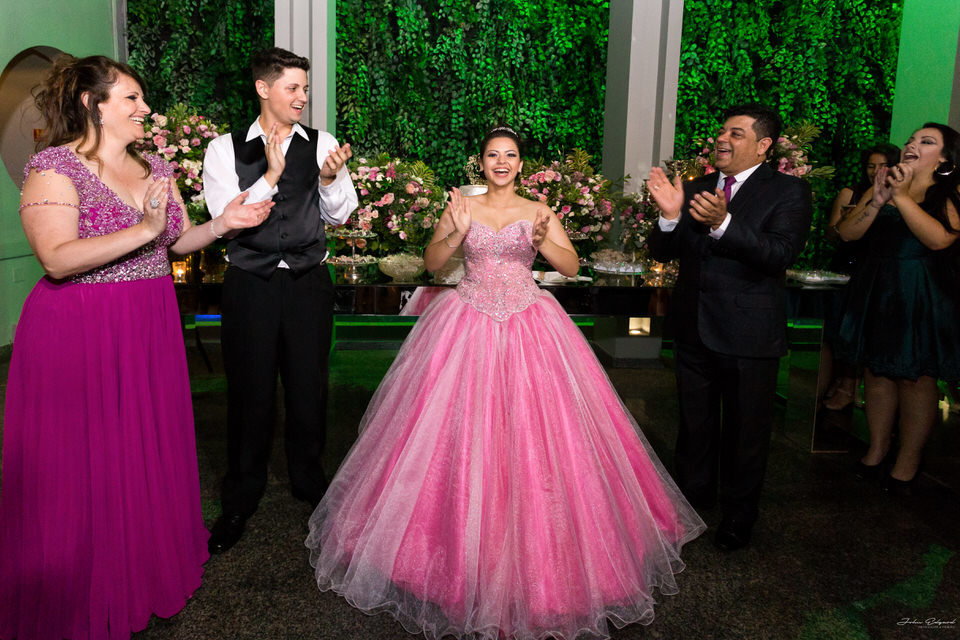 Festa da Debutante Letícia no Buffet Mediterrâneo em SP