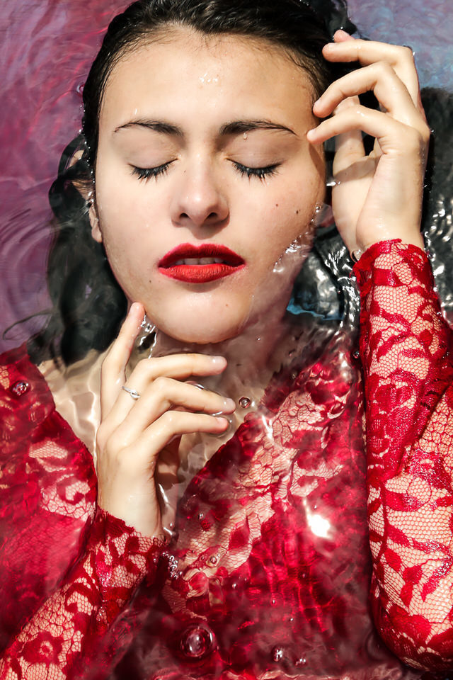 Ensaio aquático da debutante Sofia Dubra em Sp, para sua festa de 15 anos