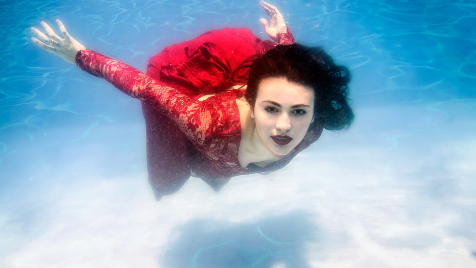 Ensaio aquático da debutante Sofia Dubra em Sp, para sua festa de 15 anos