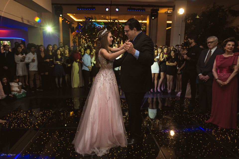 festa de 15 anos da debutante Ana Claudia no buffet Mediterrâneo- Alves Guimarães em São Paulo-SP