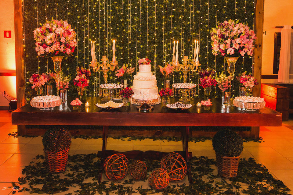 Decoração de Casamento da Naty e Robson na Mansão Fato em Interlagos - SP