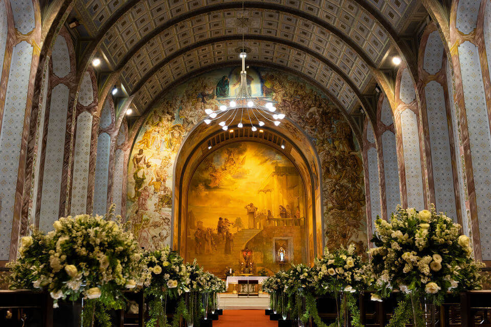 Decoração da Igreja Santa Cândida para casamento