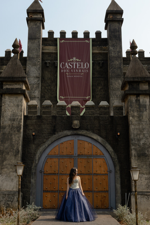 Ensaio da Debutante Ysadora no Castelo dos Vinhais em Vinhedo, para sua festa de 15 Anos