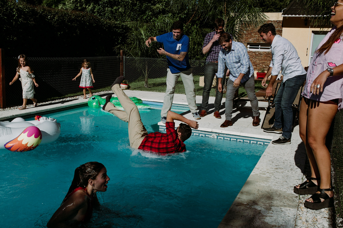 novios a la pileta