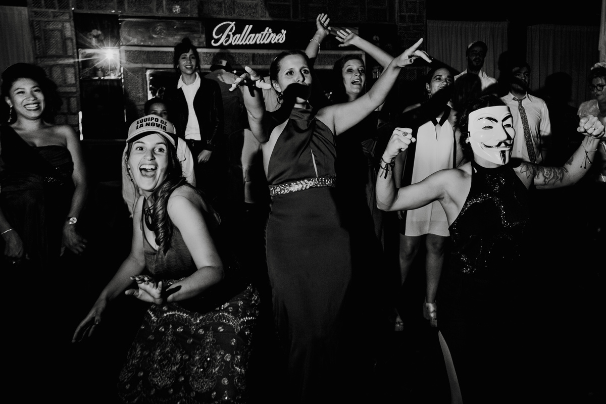 fotos tirando el ramo 