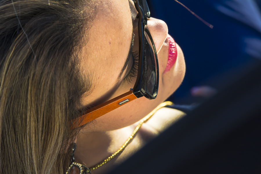 propaganda de oculos na praia de santos