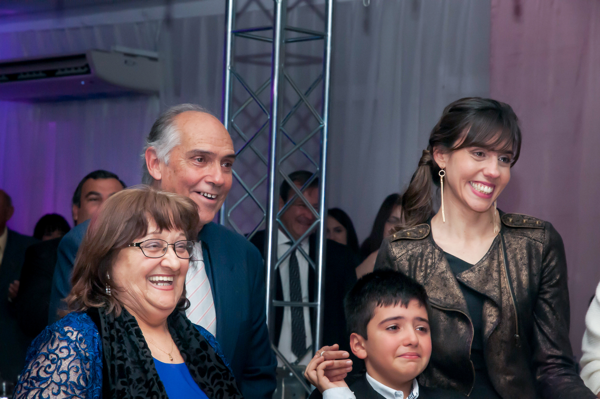 abuelos madre hermano emocionados quinceañeras santiago del estero