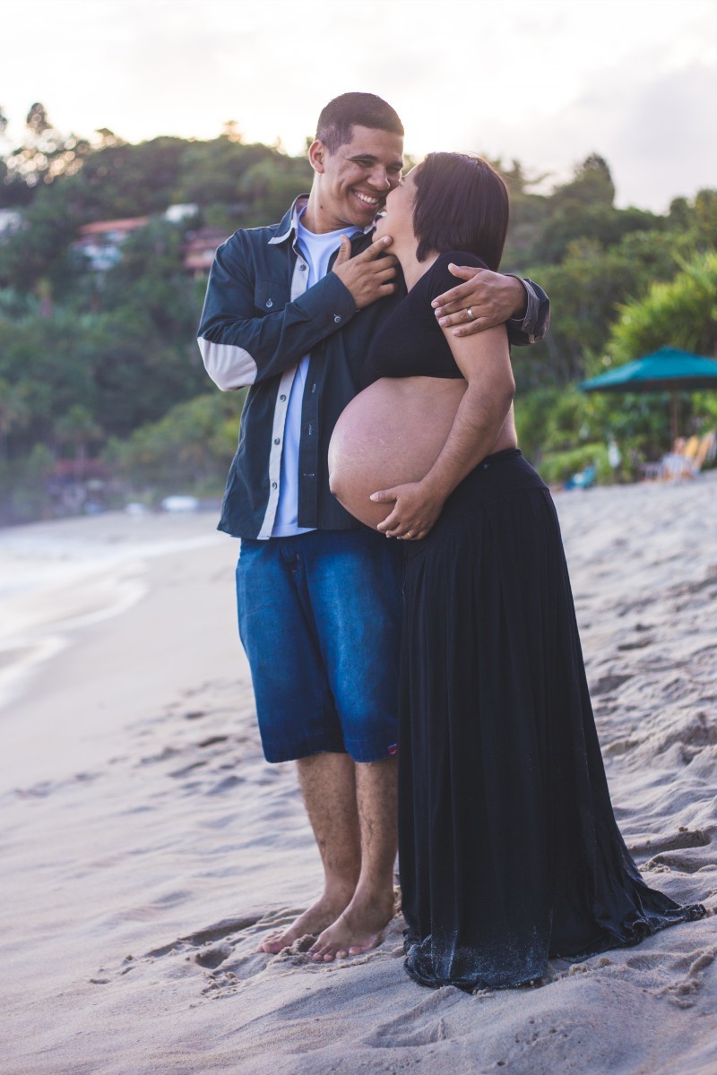 Ensaio fotográfico de Gestante Realizado na praia Barra do Sahy por JD Fotografia. Fotógrafo de família, casal e gestante em Suzano, Mogi das Cruzes, Alto Tietê. Entre em contato para propostas de ensaio fotográfico de graça