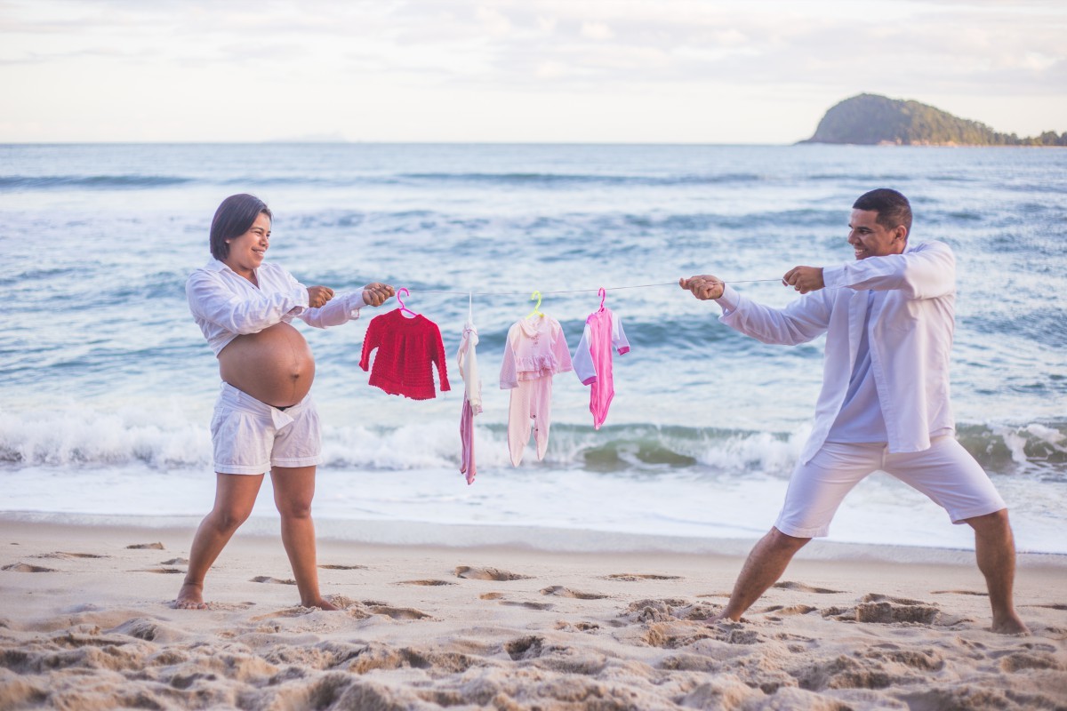 Ensaio fotográfico de Gestante Realizado na praia Barra do Sahy por JD Fotografia. Fotógrafo de família, casal e gestante em Suzano, Mogi das Cruzes, Alto Tietê. Entre em contato para propostas de ensaio fotográfico de graça