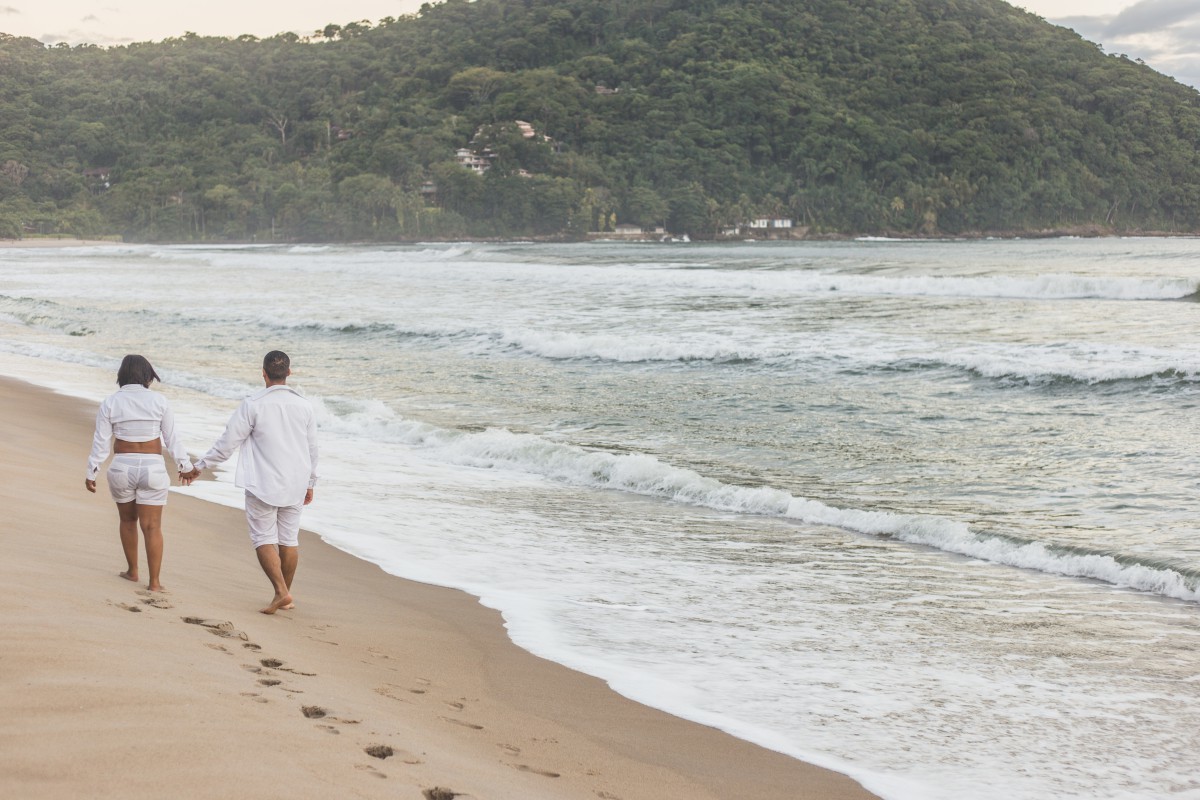 Ensaio fotográfico de Gestante Realizado na praia Barra do Sahy por JD Fotografia. Fotógrafo de família, casal e gestante em Suzano, Mogi das Cruzes, Alto Tietê. Entre em contato para propostas de ensaio fotográfico de graça