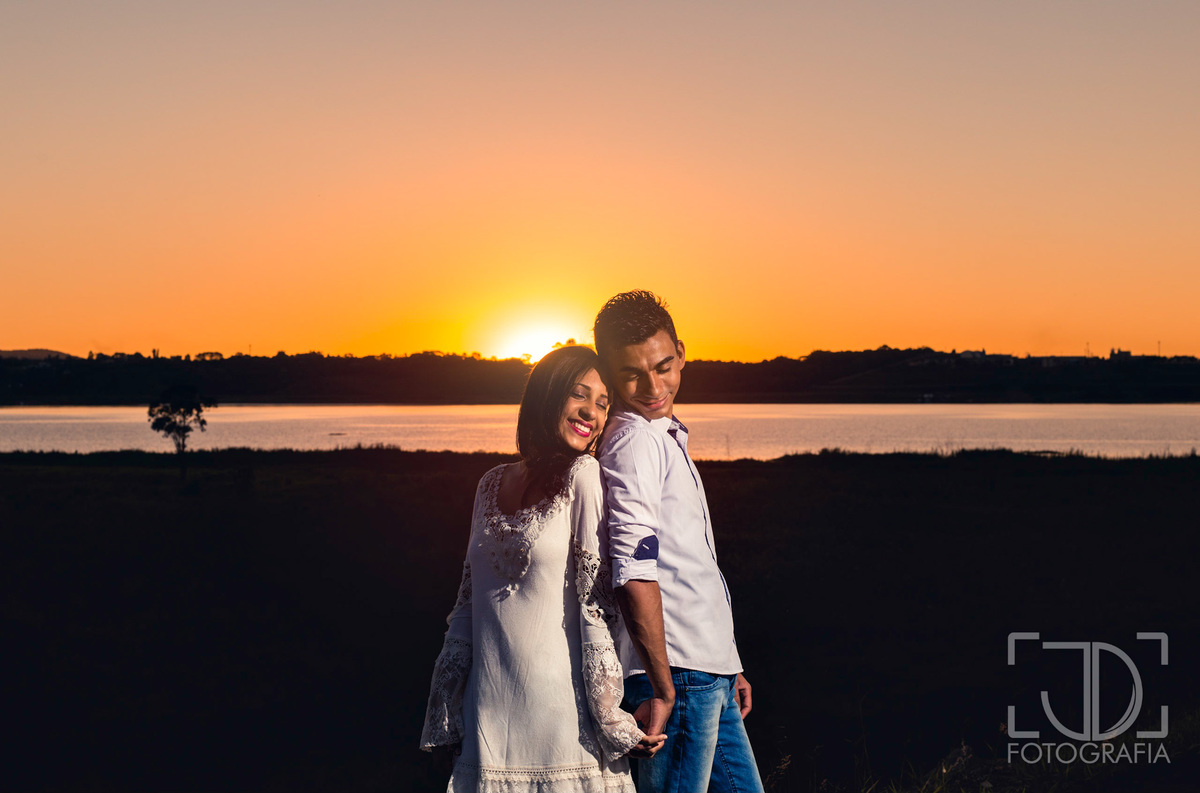 Ensaio fotográfico de Casal Pré Wedding (Pré Casamento) realizado em Mogi das Cruzes - SP por JD Fotografia. Fotógrafo de família, casal e gestante em Suzano, Mogi das Cruzes, Alto Tietê. Entre em contato para propostas de ensaio fotográfico de graça