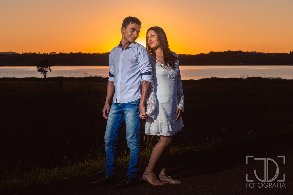 Ensaio fotográfico de Casal Pré Wedding (Pré Casamento) realizado em Mogi das Cruzes - SP por JD Fotografia. Fotógrafo de família, casal e gestante em Suzano, Mogi das Cruzes, Alto Tietê. Entre em contato para propostas de ensaio fotográfico de graça