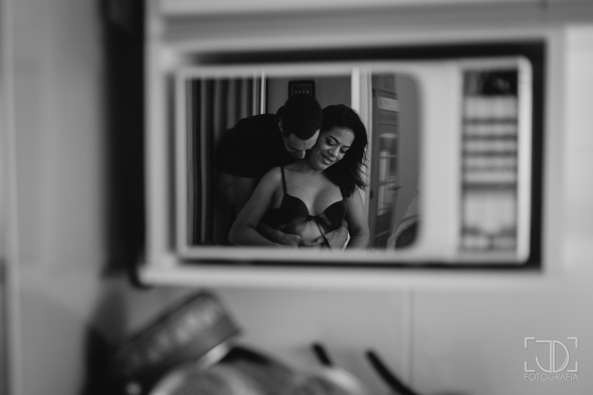 Ensaio fotográfico de Gestante Realizado na casa da grávida. Fotógrafo de família, casal e gestante em Suzano, Mogi das Cruzes, Alto Tietê. Entre em contato para propostas de ensaio fotográfico de graça