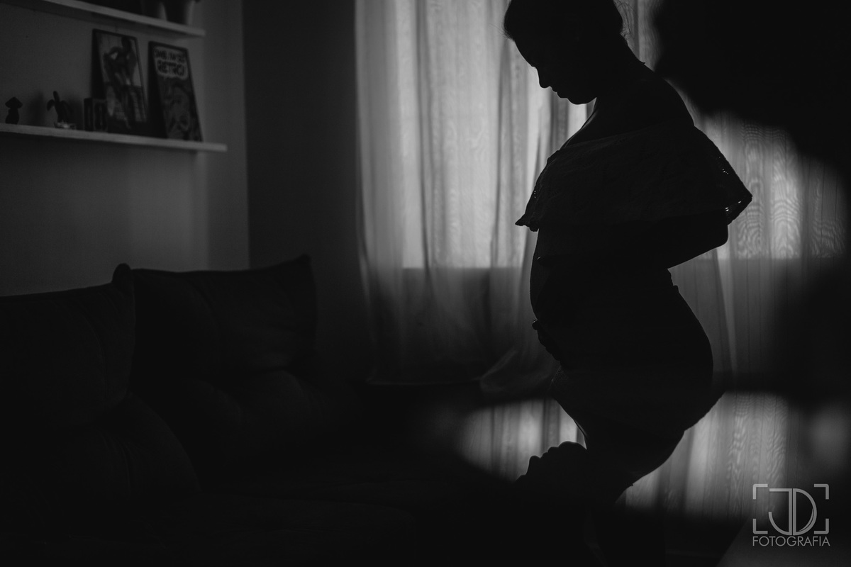 Ensaio fotográfico de Gestante Realizado na casa da grávida. Fotógrafo de família, casal e gestante em Suzano, Mogi das Cruzes, Alto Tietê. Entre em contato para propostas de ensaio fotográfico de graça