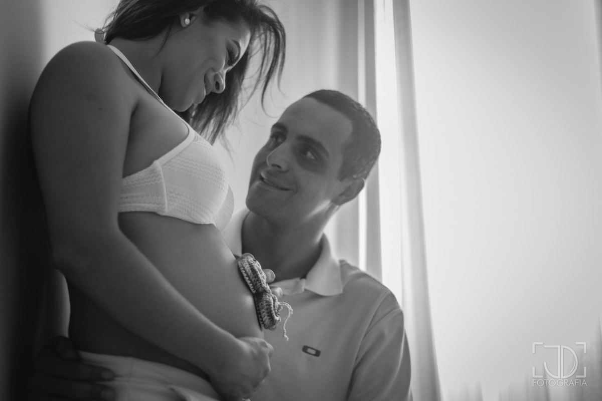 Ensaio fotográfico de Gestante Realizado na casa da grávida. Fotógrafo de família, casal e gestante em Suzano, Mogi das Cruzes, Alto Tietê. Entre em contato para propostas de ensaio fotográfico de graça