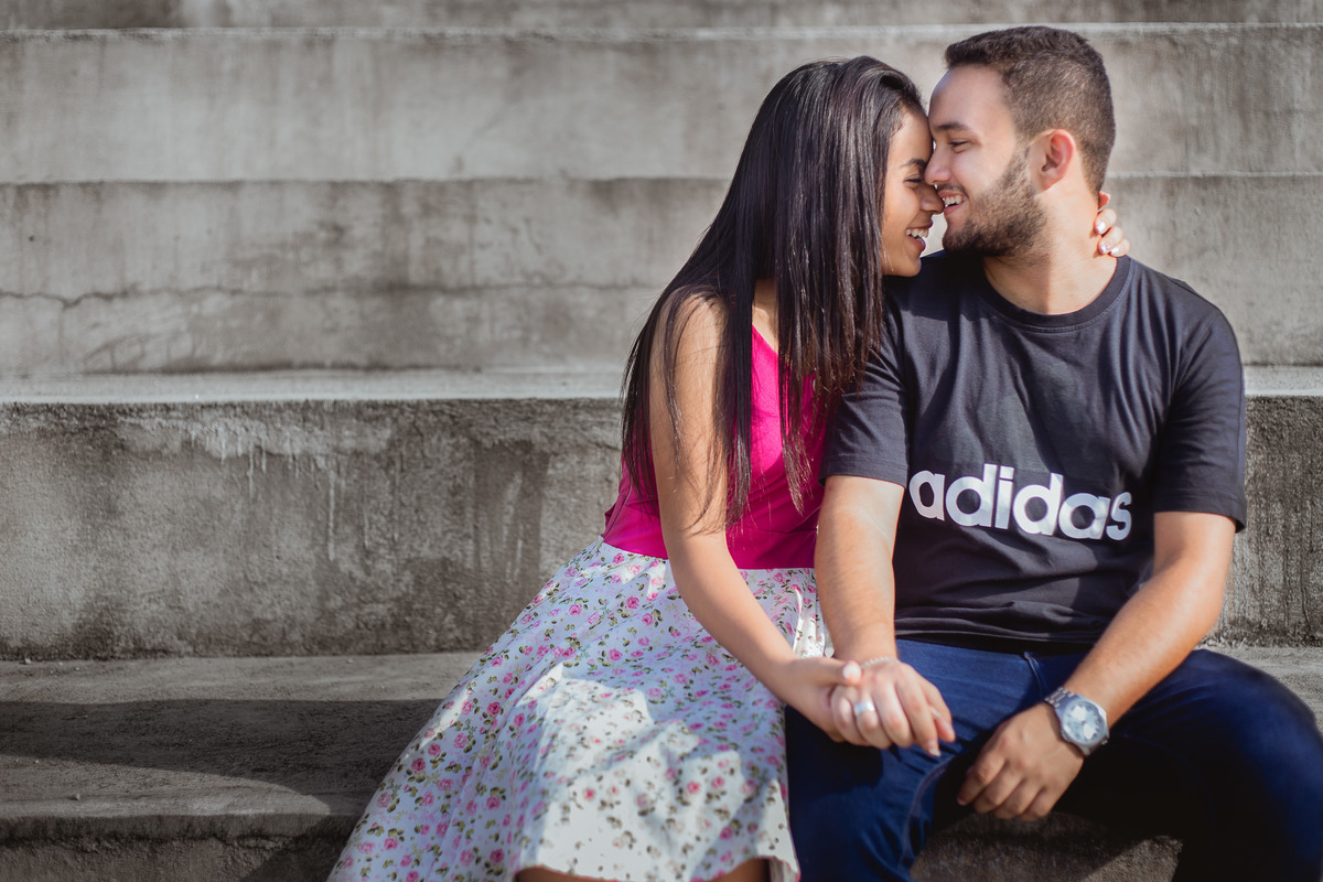 Ensaio fotográfico de Casal Realizado no Parque da Cidade em Mogi das Cruzes. Fotógrafo de família, casal e gestante em Suzano, Mogi das Cruzes, Alto Tietê. Entre em contato para propostas de ensaio fotográfico de graça. (11)95047-7618 Whatsapp