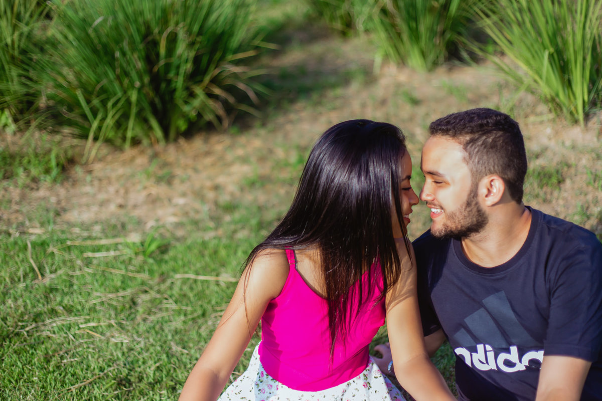 Ensaio fotográfico de Casal Realizado no Parque da Cidade em Mogi das Cruzes. Fotógrafo de família, casal e gestante em Suzano, Mogi das Cruzes, Alto Tietê. Entre em contato para propostas de ensaio fotográfico de graça. (11)95047-7618 Whatsapp