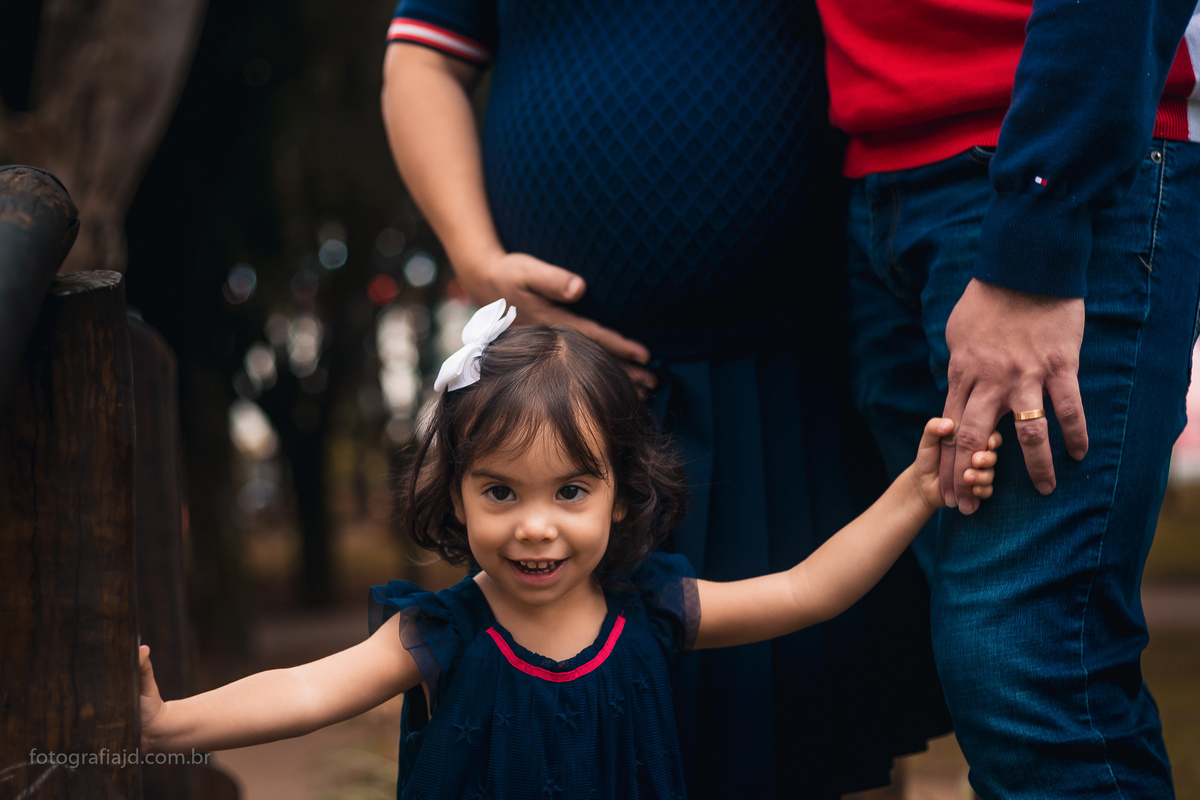 Ensaio fotográfico Gestante em parque. JD Fotografia - Casais, grávidas, gestantes, família, fotos, fotografia, gravidez- Suzano, Santo André, Mogi, ABC, SP. 