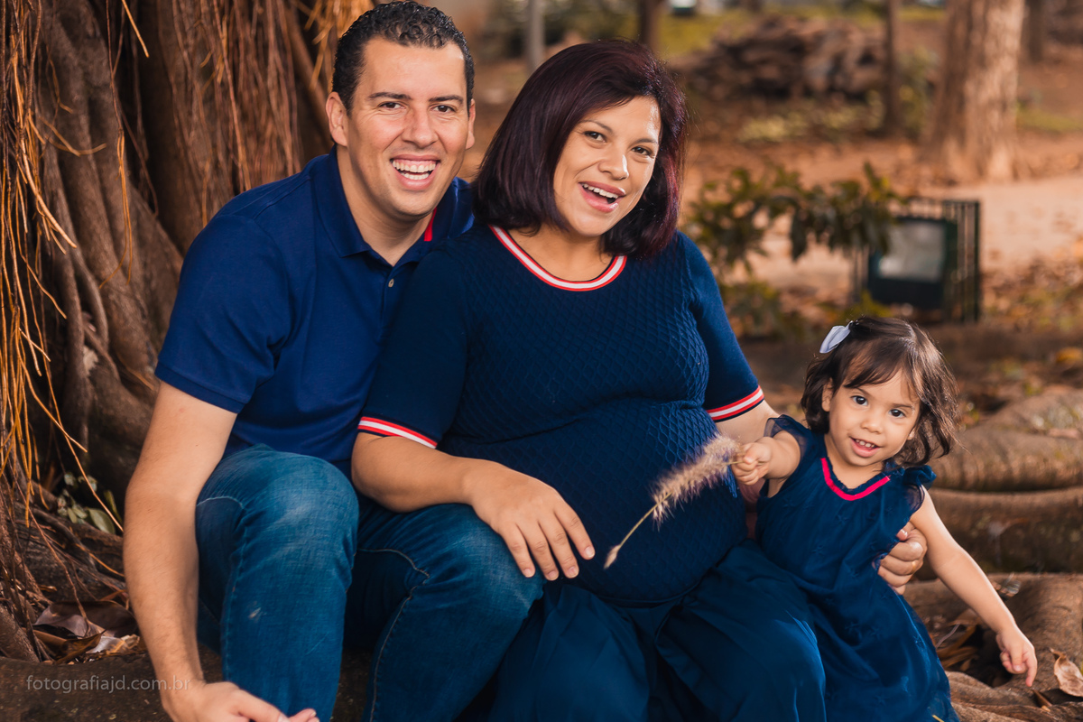 Ensaio fotográfico Gestante em parque. JD Fotografia - Casais, grávidas, gestantes, família, fotos, fotografia, gravidez- Suzano, Santo André, Mogi, ABC, SP. 