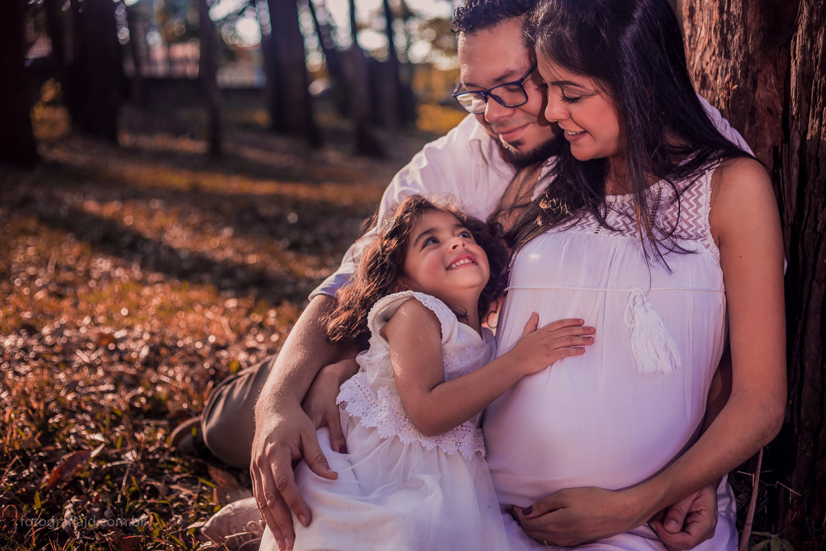 Ensaio fotográfico Gestante em parque. JD Fotografia - Casais, grávidas, gestantes, família, fotos, fotografia, gravidez- Suzano, Santo André, Mogi, ABC, SP.  Whatsapp: (11) 95047-7618
