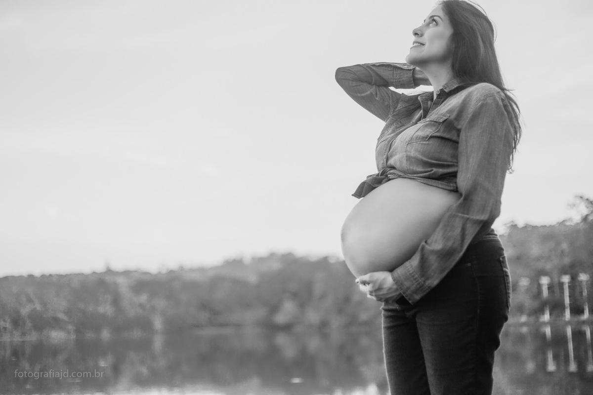 Ensaio fotográfico Gestante em parque. JD Fotografia - Casais, grávidas, gestantes, família, fotos, fotografia, gravidez- Suzano, Santo André, Mogi, ABC, SP.  Whatsapp: (11) 95047-7618
