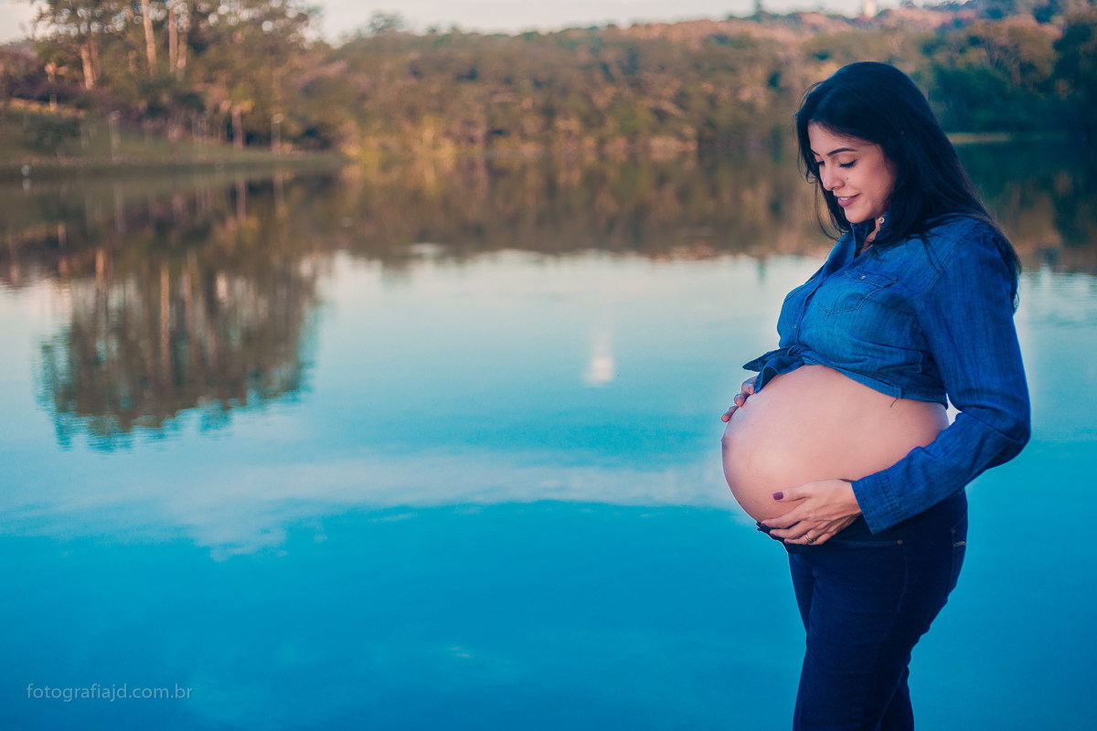 Ensaio fotográfico Gestante em parque. JD Fotografia - Casais, grávidas, gestantes, família, fotos, fotografia, gravidez- Suzano, Santo André, Mogi, ABC, SP.  Whatsapp: (11) 95047-7618
