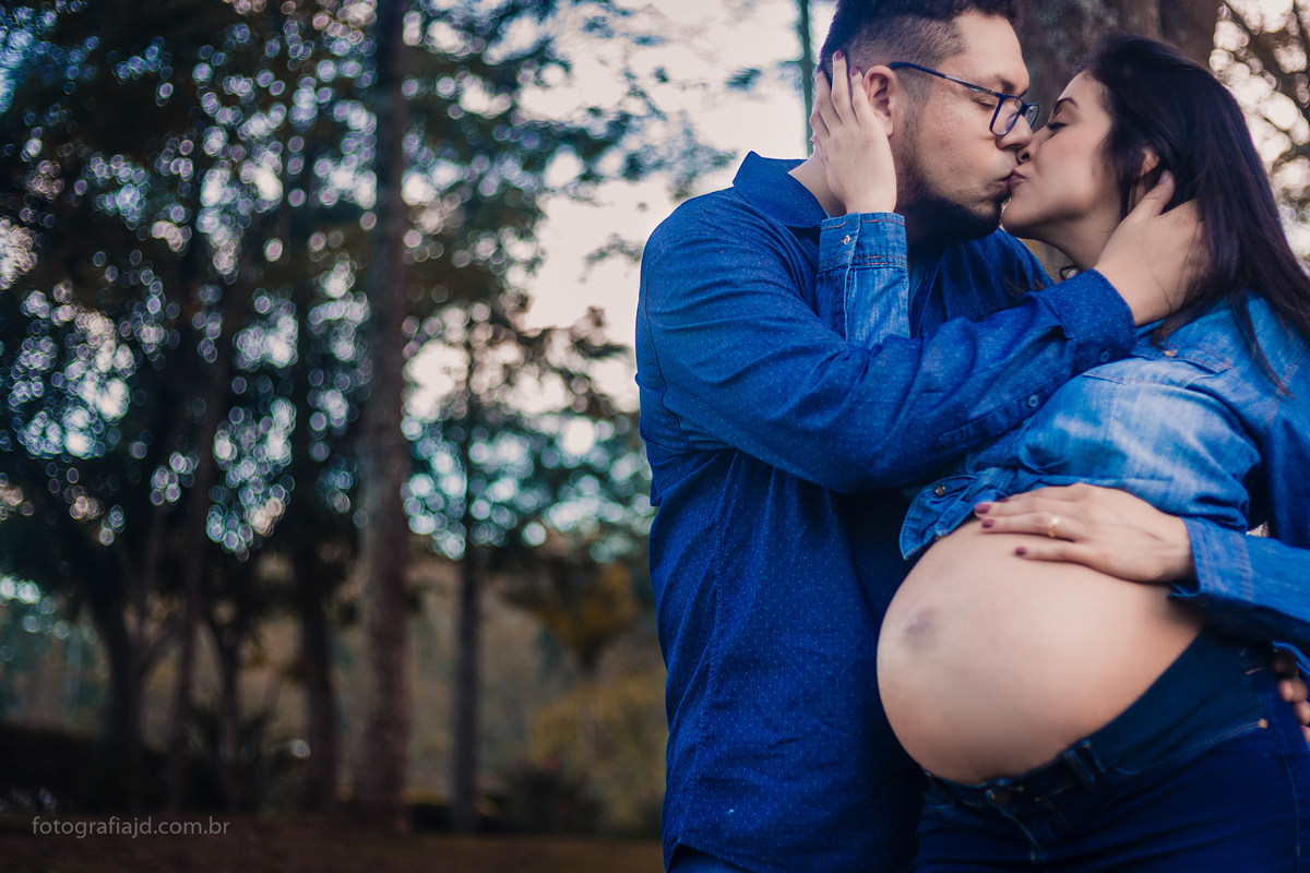 Ensaio fotográfico Gestante em parque. JD Fotografia - Casais, grávidas, gestantes, família, fotos, fotografia, gravidez- Suzano, Santo André, Mogi, ABC, SP.  Whatsapp: (11) 95047-7618