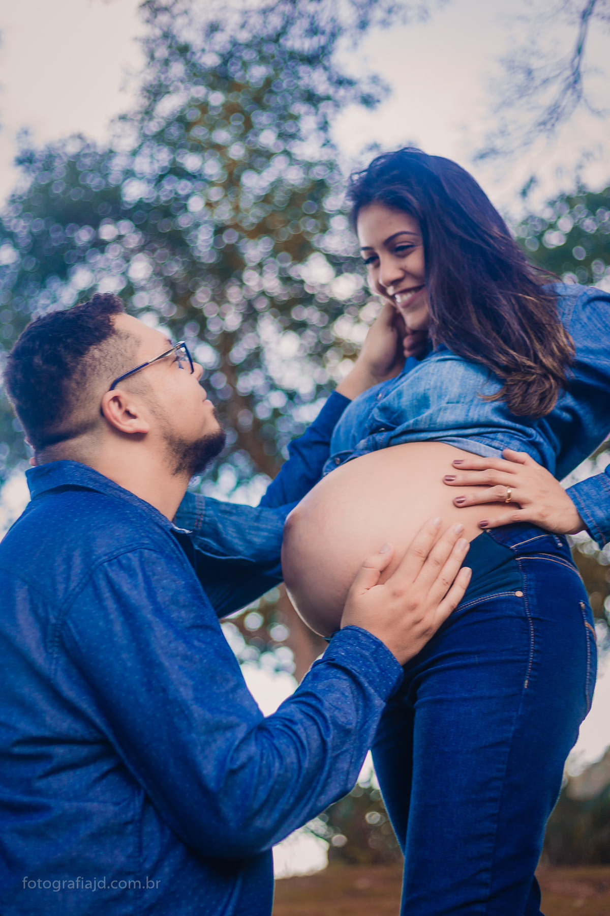 Ensaio fotográfico Gestante em parque. JD Fotografia - Casais, grávidas, gestantes, família, fotos, fotografia, gravidez- Suzano, Santo André, Mogi, ABC, SP.  Whatsapp: (11) 95047-7618