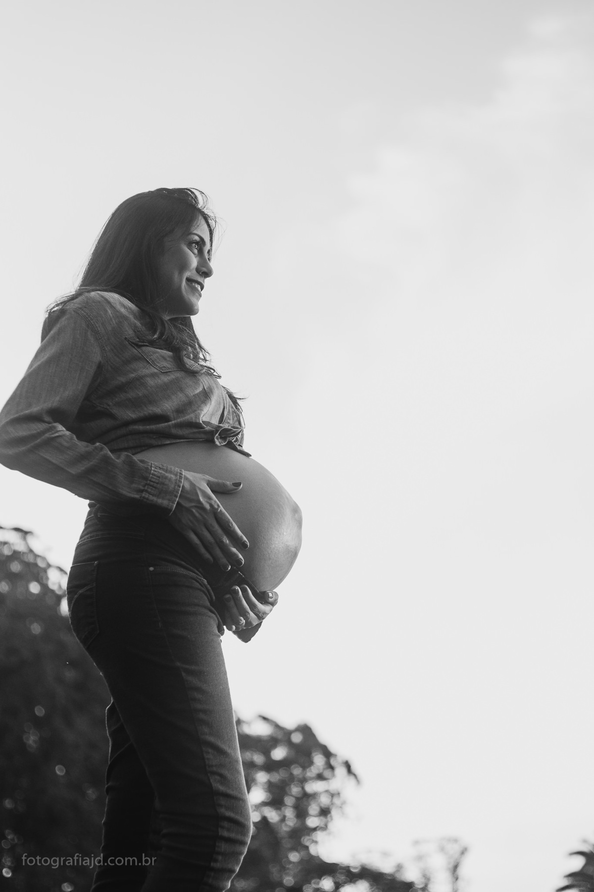 Ensaio fotográfico Gestante em parque. JD Fotografia - Casais, grávidas, gestantes, família, fotos, fotografia, gravidez- Suzano, Santo André, Mogi, ABC, SP.  Whatsapp: (11) 95047-7618