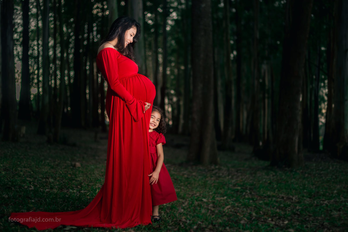 Ensaio fotográfico Gestante em parque. JD Fotografia - Casais, grávidas, gestantes, família, fotos, fotografia, gravidez- Suzano, Santo André, Mogi, ABC, SP.  Whatsapp: (11) 95047-7618