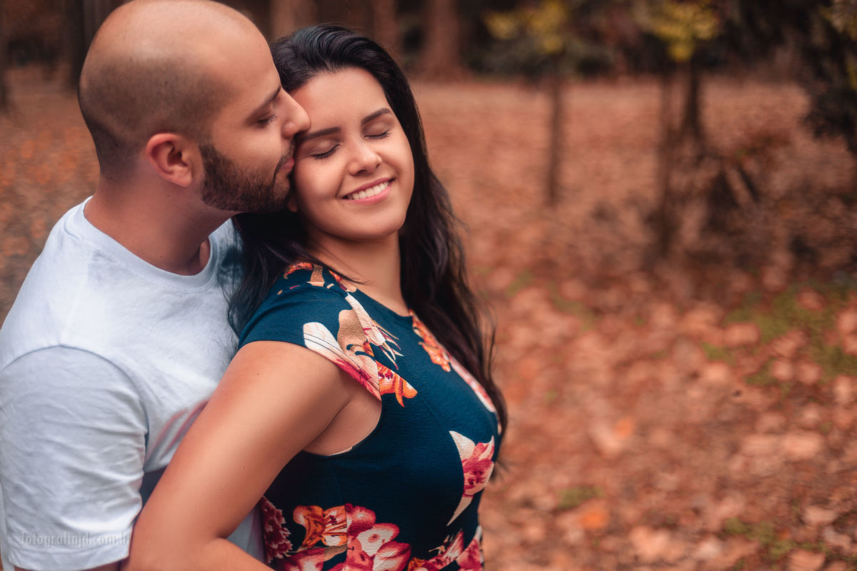 Ensaio fotográfico casal pré casamento em parque Ibirapuera. JD Fotografia - Casais, grávidas, gestantes, família, fotos, fotografia, gravidez- Santo André, ABC, SP, Grande ABC, São Bernardo, São Caetano.  Whatsapp: (11) 95047-7618