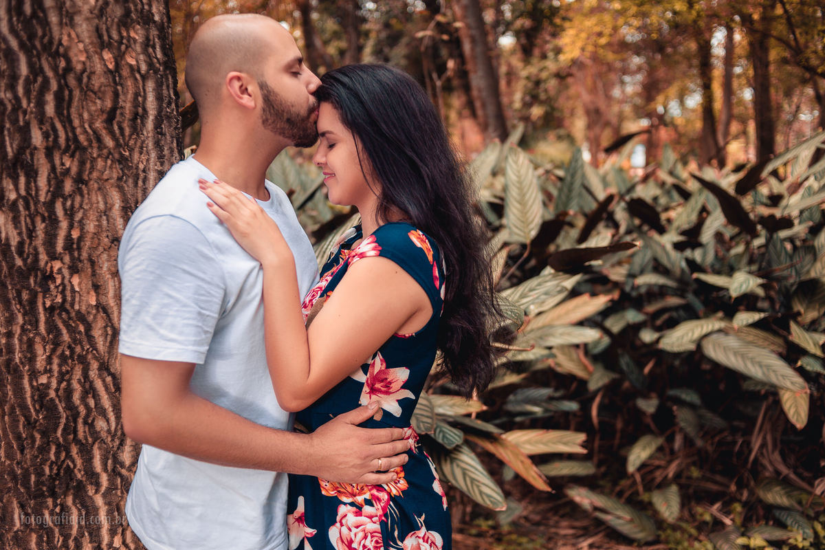 Ensaio fotográfico casal pré casamento em parque Ibirapuera. JD Fotografia - Casais, grávidas, gestantes, família, fotos, fotografia, gravidez- Santo André, ABC, SP, Grande ABC, São Bernardo, São Caetano.  Whatsapp: (11) 95047-7618
