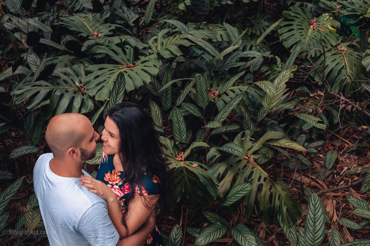 Ensaio fotográfico casal pré casamento em parque Ibirapuera. JD Fotografia - Casais, grávidas, gestantes, família, fotos, fotografia, gravidez- Santo André, ABC, SP, Grande ABC, São Bernardo, São Caetano.  Whatsapp: (11) 95047-7618