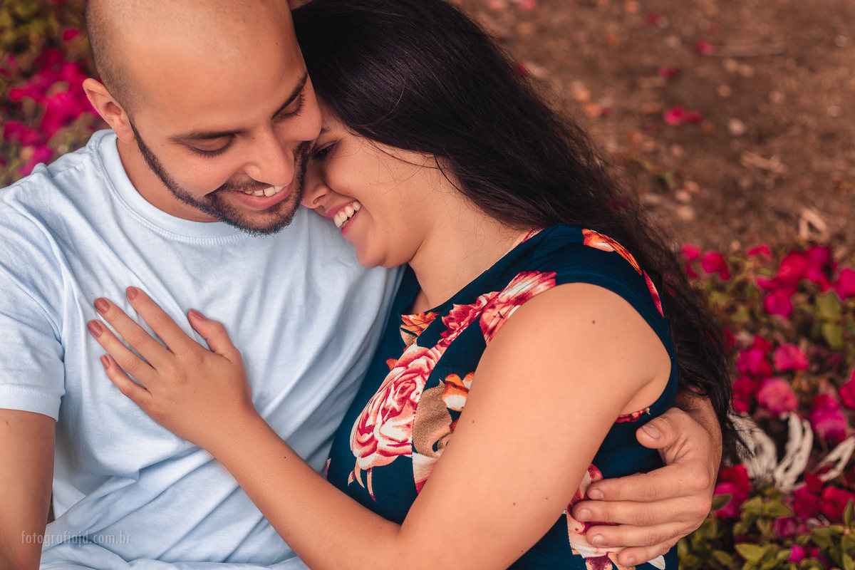 Ensaio fotográfico casal pré casamento em parque Ibirapuera. JD Fotografia - Casais, grávidas, gestantes, família, fotos, fotografia, gravidez- Santo André, ABC, SP, Grande ABC, São Bernardo, São Caetano.  Whatsapp: (11) 95047-7618