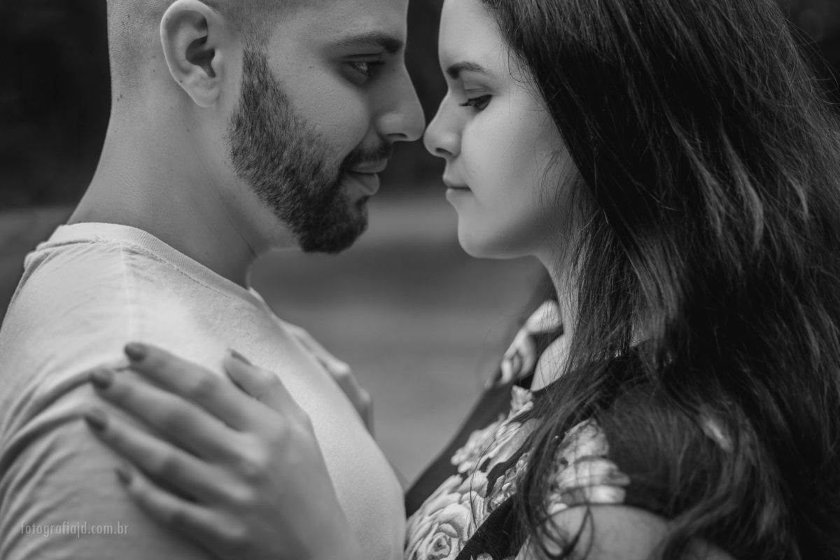 Ensaio fotográfico casal pré casamento em parque Ibirapuera. JD Fotografia - Casais, grávidas, gestantes, família, fotos, fotografia, gravidez- Santo André, ABC, SP, Grande ABC, São Bernardo, São Caetano.  Whatsapp: (11) 95047-7618