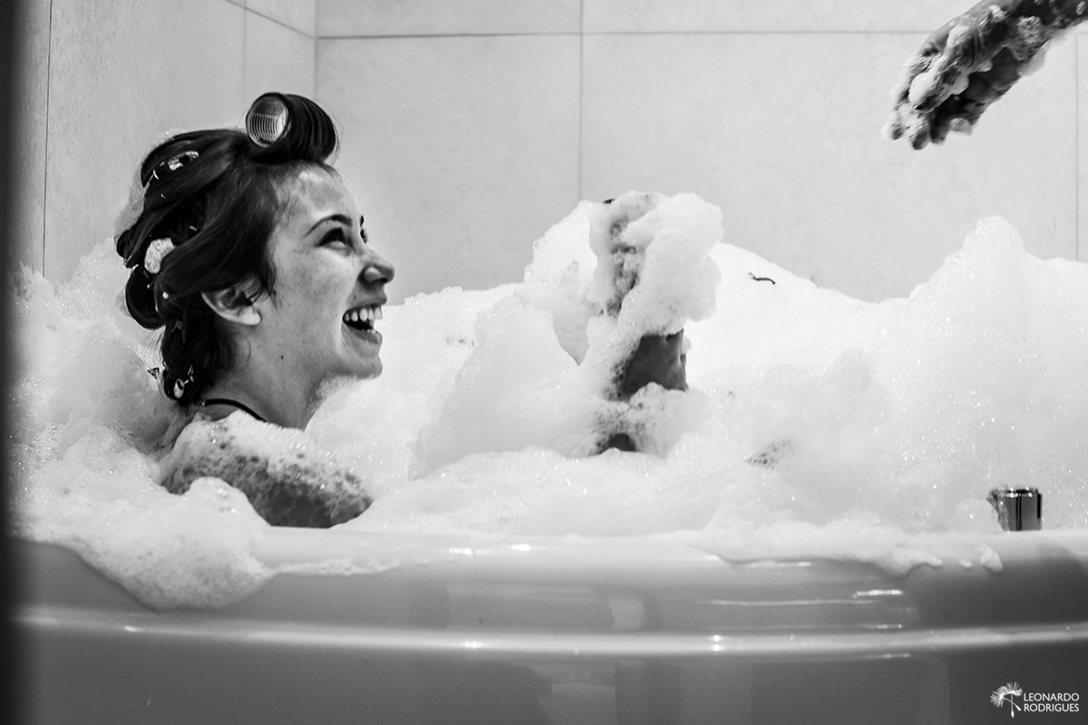 fotos making of fotos de 15 anos  gramado canela beleza leonardo rodrigues fotografia fotografo debutante contra luz janela vestido