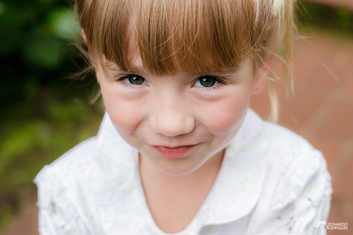 book ensaio fotografico fotos em familia gramado no lago negro infantil retrato menina loira