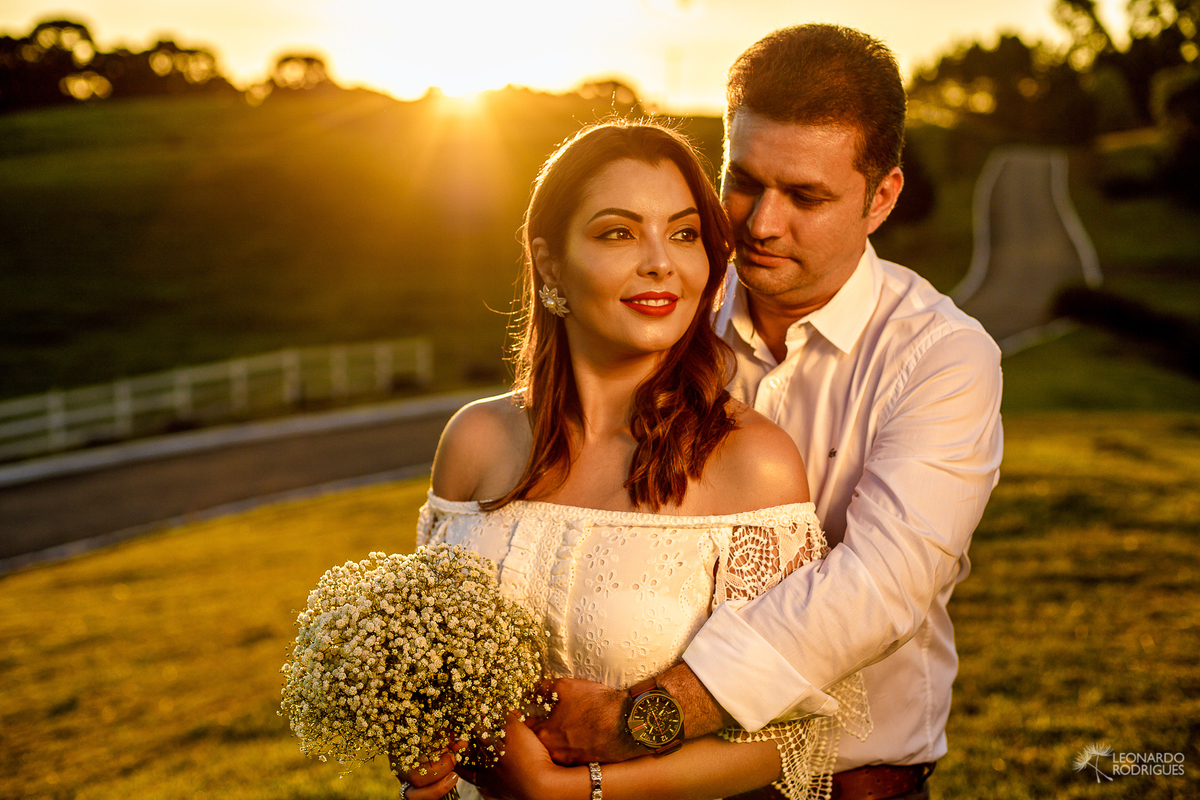 pre-wedding casal ensaio hotel gramado ensaio no campo por do sol interior fotografo foto revista publicidade luxo saint andrews casamento leonardo rodrigues 