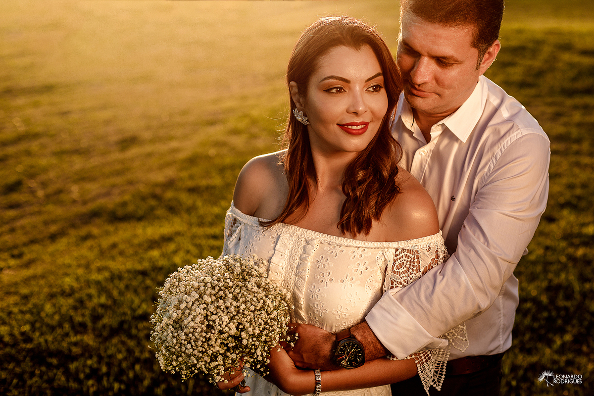 pre-wedding casal ensaio hotel gramado ensaio no campo por do sol interior fotografo foto revista publicidade luxo saint andrews casamento leonardo rodrigues 