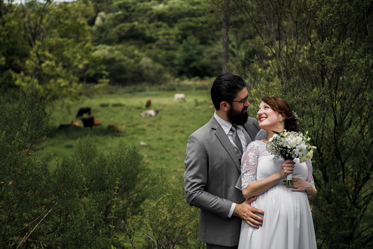 casal casamento simples em canela e gramado fotografo profissional capela igreja santa cecilia