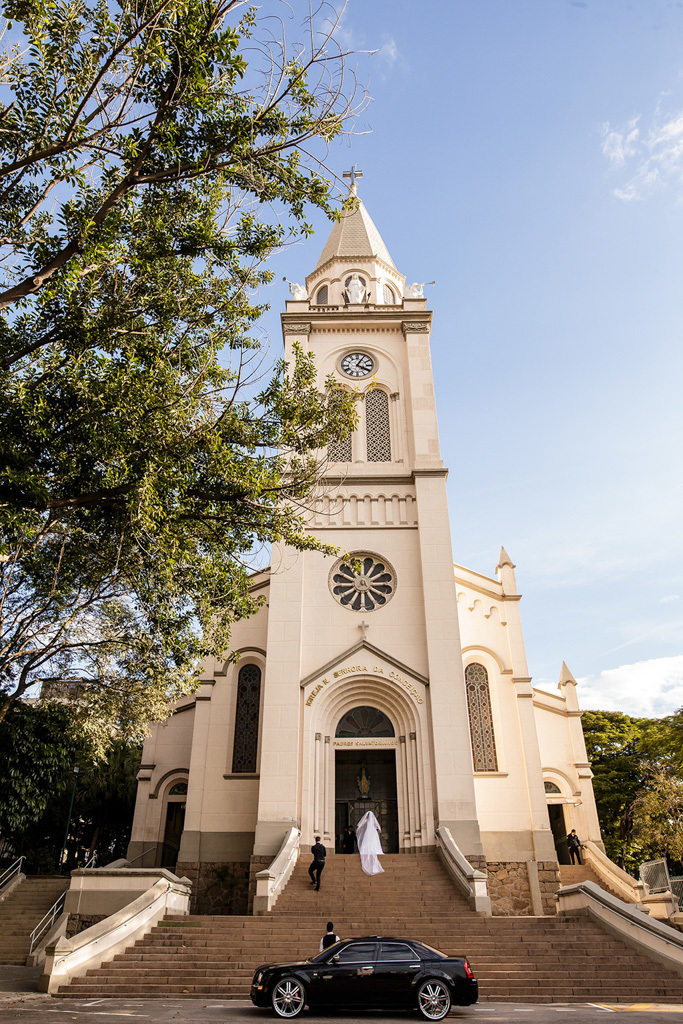 noiva entrando na igreja da vila arens em jundiaí são paulo