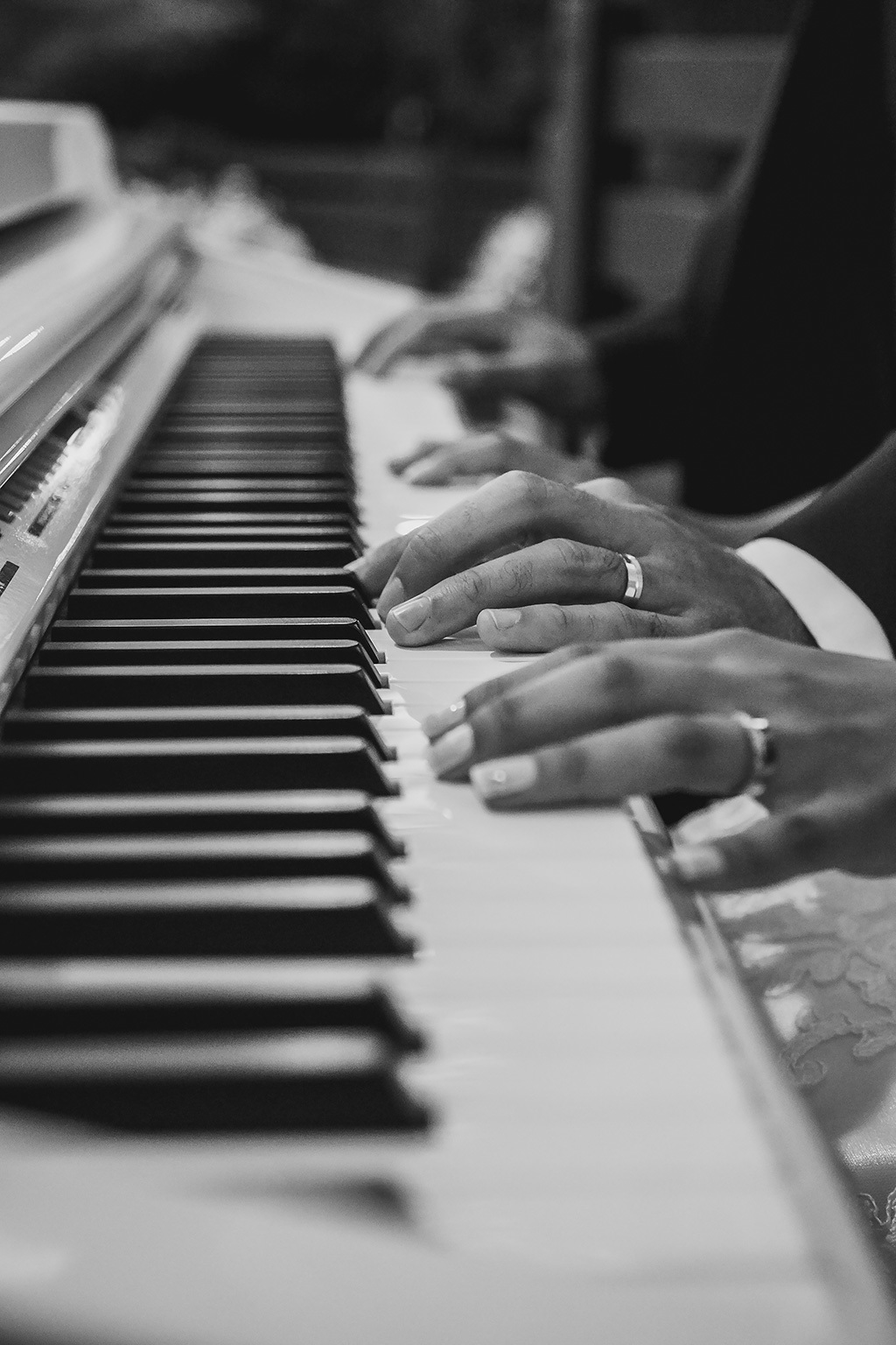 piano noivos tocando piano piano no casamento