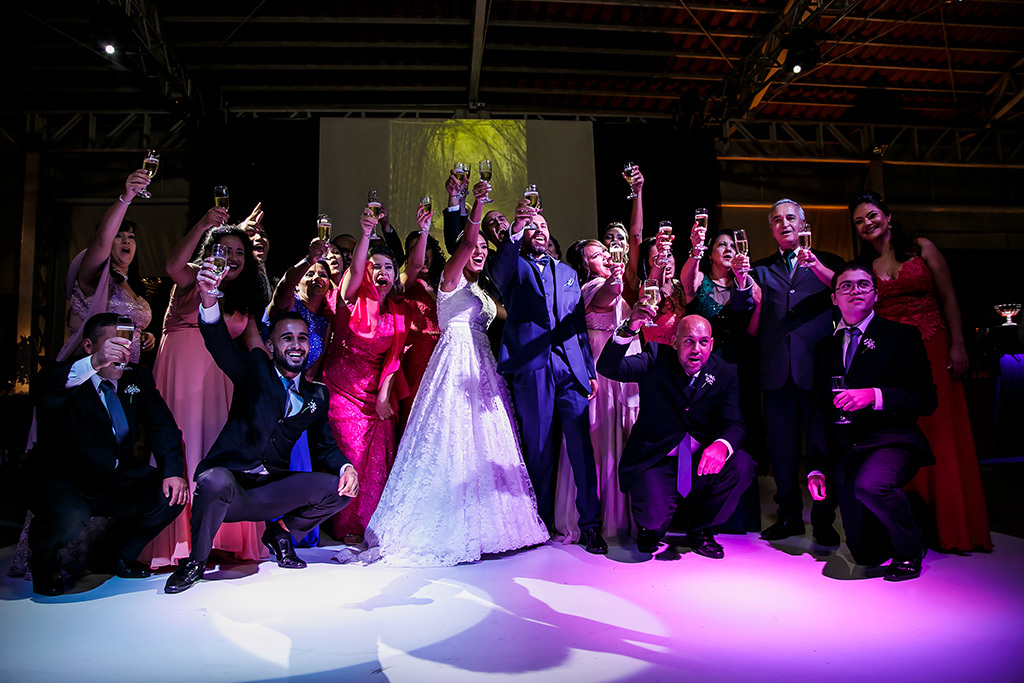 brinde com os padrinhos casamento em jundiaí fotografo de casamento jundiaí