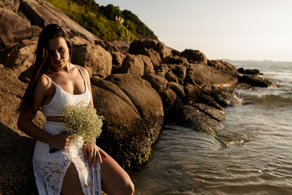 retrato de noiva ensaio na praia retrato de noiva na praia retrato no por do sol